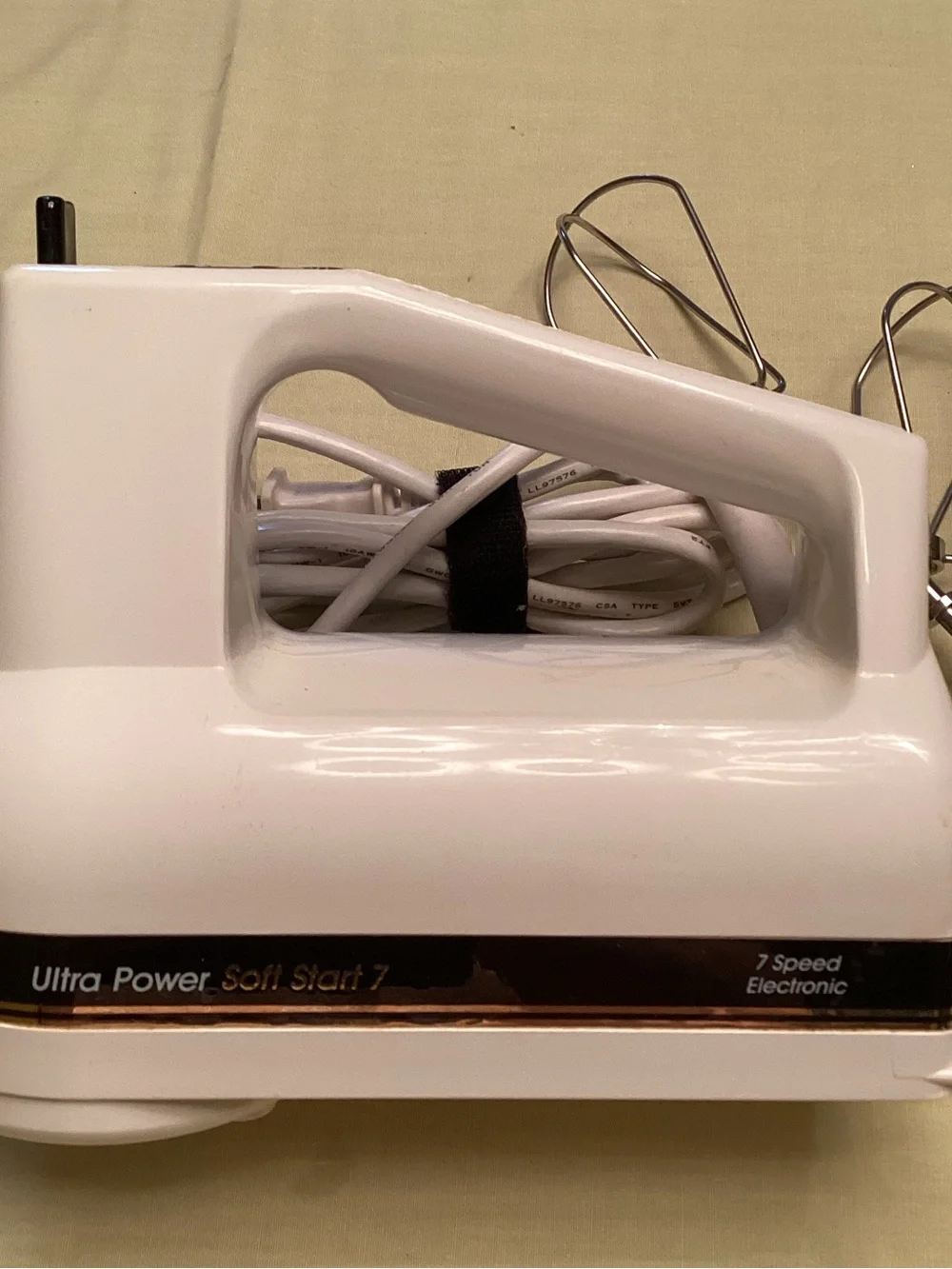 Kitchen Aid Ultra Power Soft Start 7 Speed White Hand Mixer